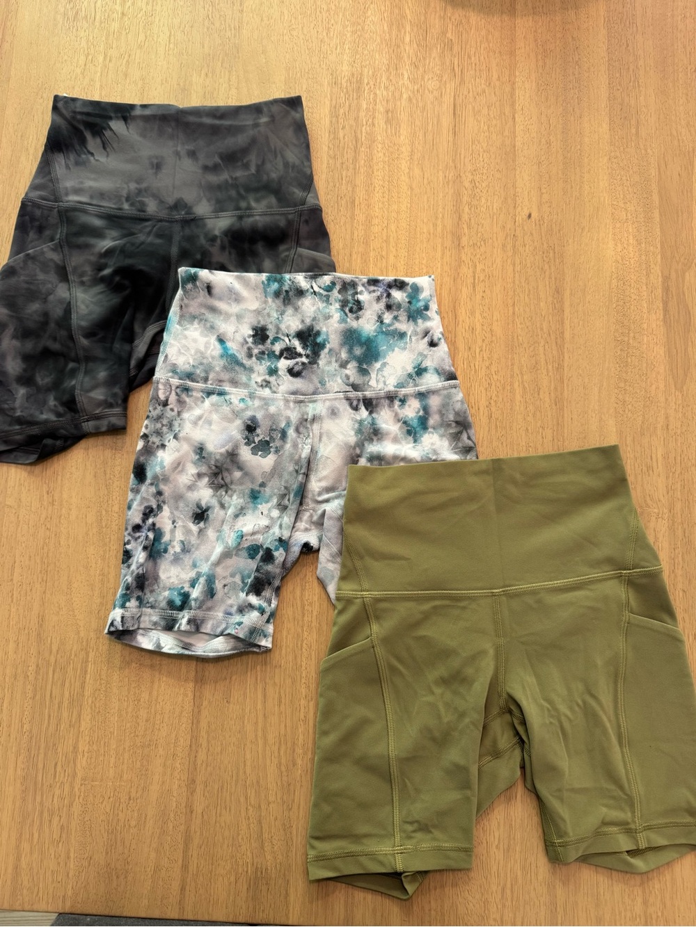 Set of 3 Lululemon Align 6in shorts (2 pairs w/ pockets) - Picture 1 of 5